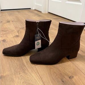 Universal Thread Brown Boots
Size 9.5
New in box